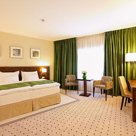 Capital Plaza Hotel Bukarest Eksteriør billede