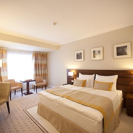 Capital Plaza Hotel Bukarest Værelse billede