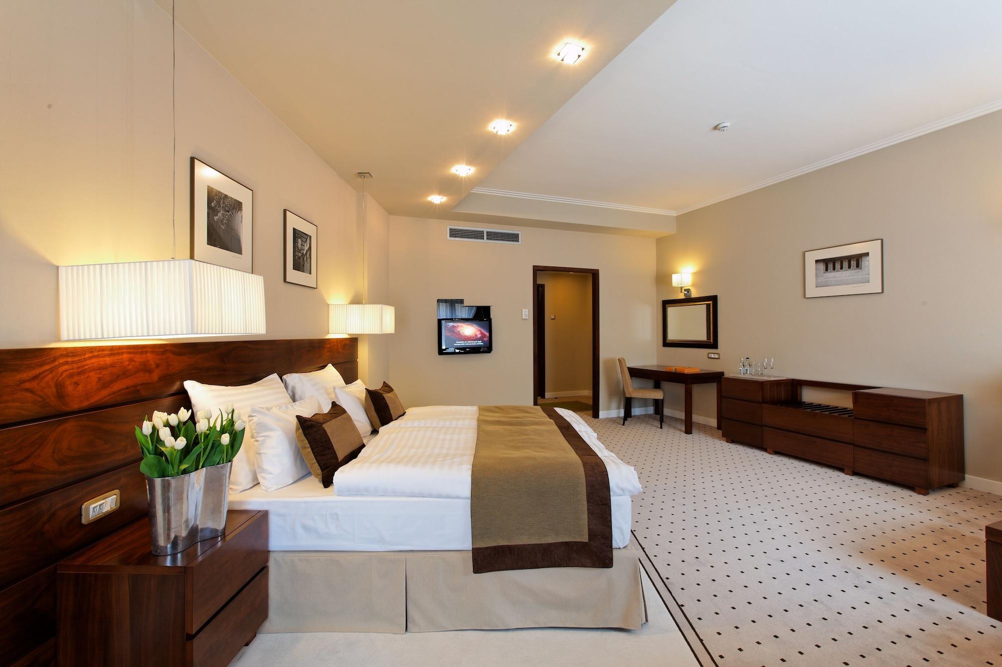 Capital Plaza Hotel Bukarest Eksteriør billede