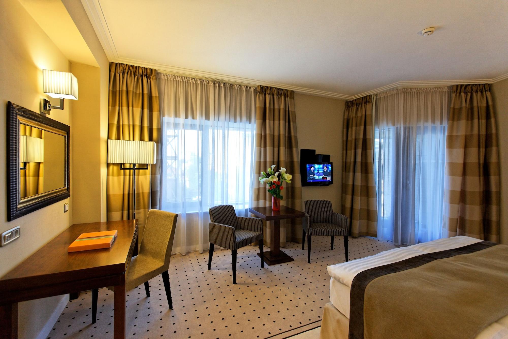 Capital Plaza Hotel Bukarest Eksteriør billede