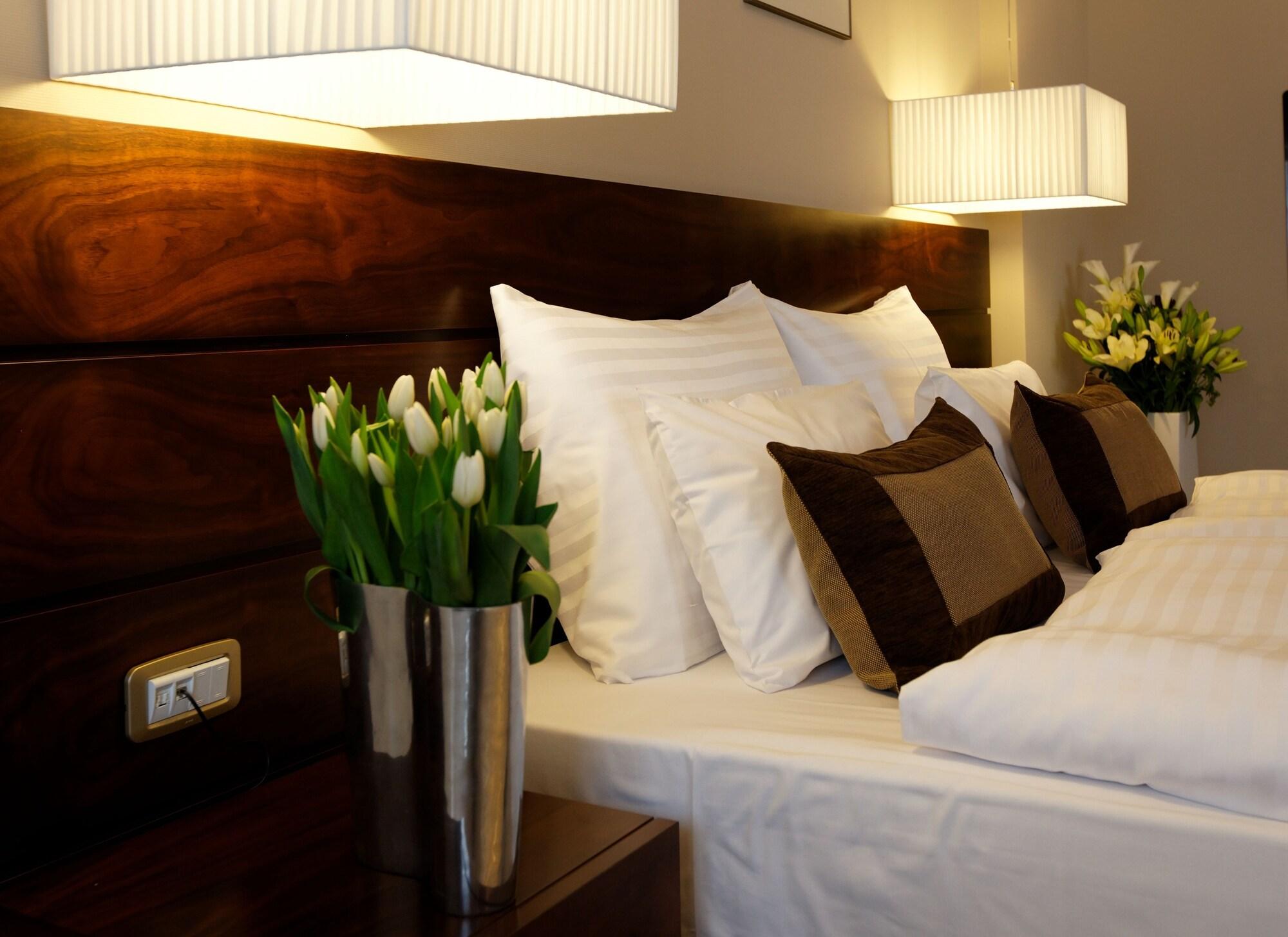 Capital Plaza Hotel Bukarest Eksteriør billede
