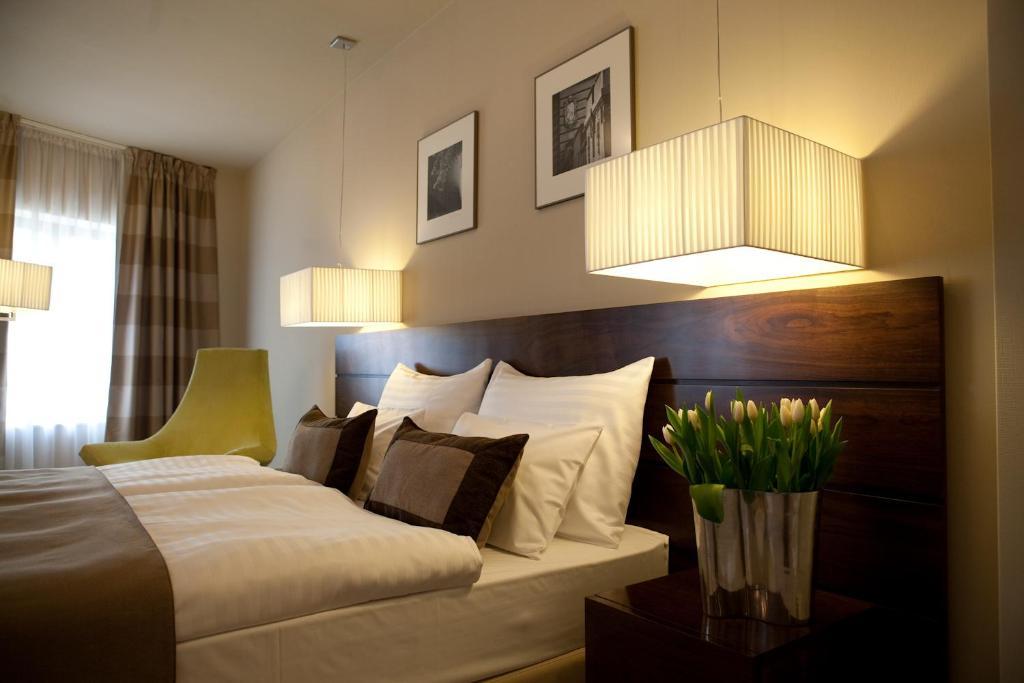 Capital Plaza Hotel Bukarest Eksteriør billede