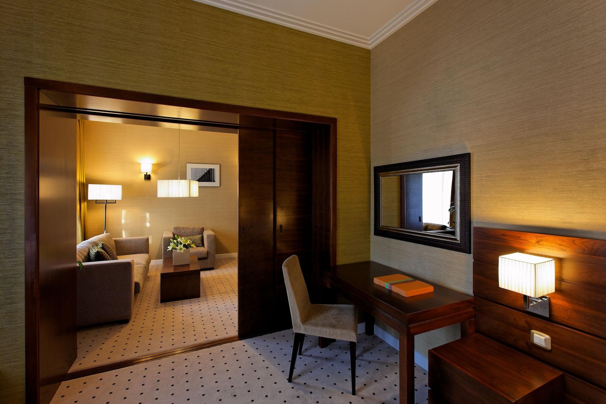 Capital Plaza Hotel Bukarest Eksteriør billede