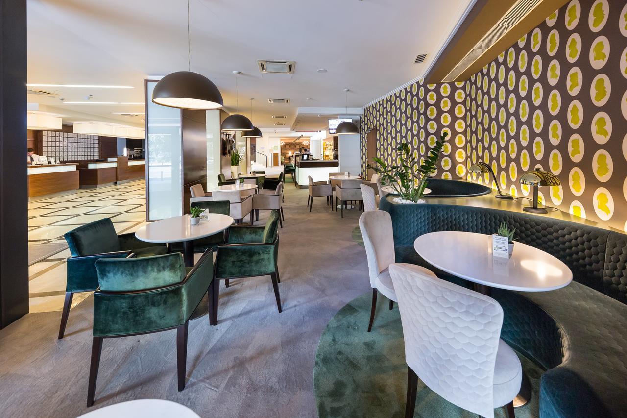 Capital Plaza Hotel Bukarest Eksteriør billede