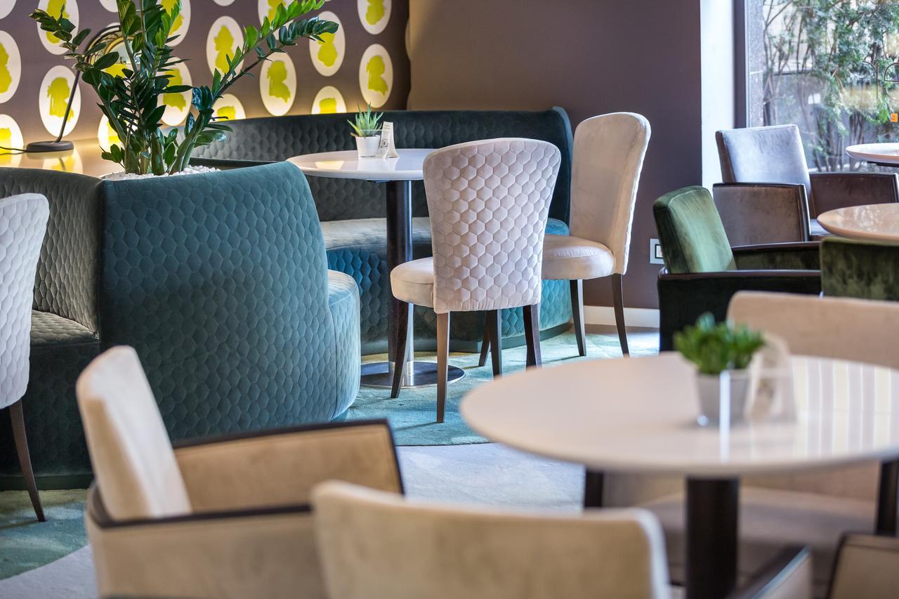 Capital Plaza Hotel Bukarest Eksteriør billede